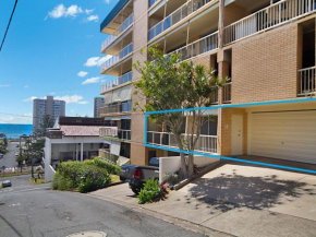 Woobera Unit 14 - On the hill overlooking Tweed Heads and Coolangatta